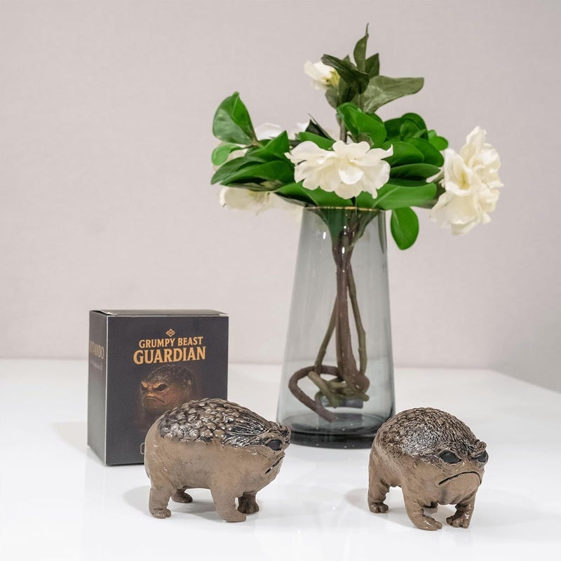 KYVANDO Weird Grumpy Angry Frog Toad Statue – Ugly Cute Resin Sculpture for Garden, Desk or Home Décor, Tiny Novelty Figurine with Gift Box, 1pcs - Image 4